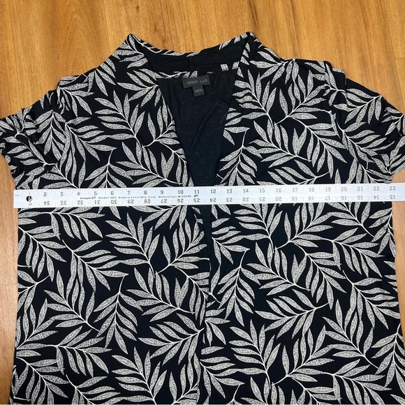 J. Jill Black and White Cardigan Sweater with Tropical Print Size L - Picture 11 of 12